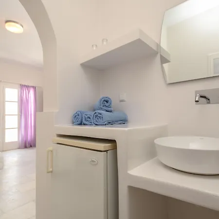 Golden Naxos Hotel